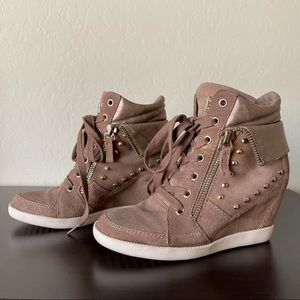 GUESS Brown Hitzo Wedge Lace up Sneakers | 7.5